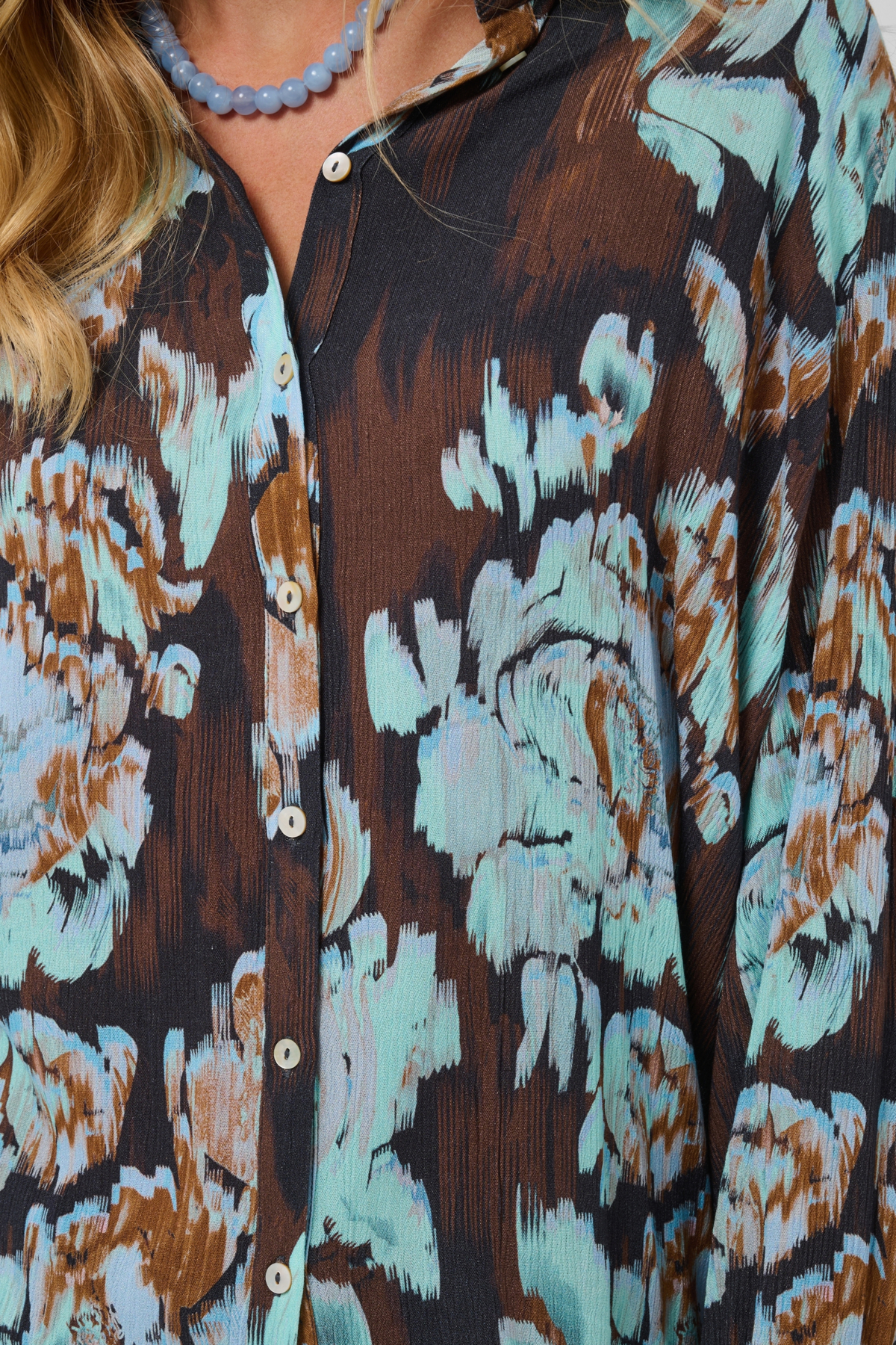 Saint Tropez blouse Vega close up