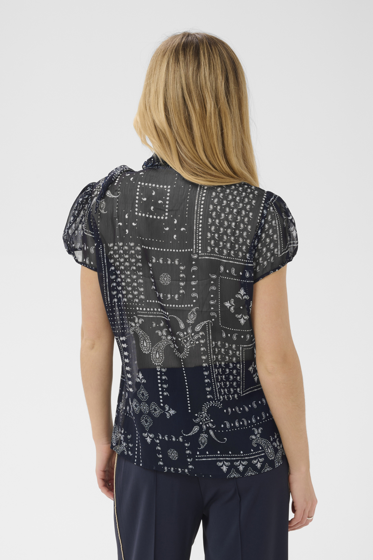 Saint Tropez lilja back
