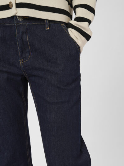 Culture Jeans Alicent Ami Flare Chino close up