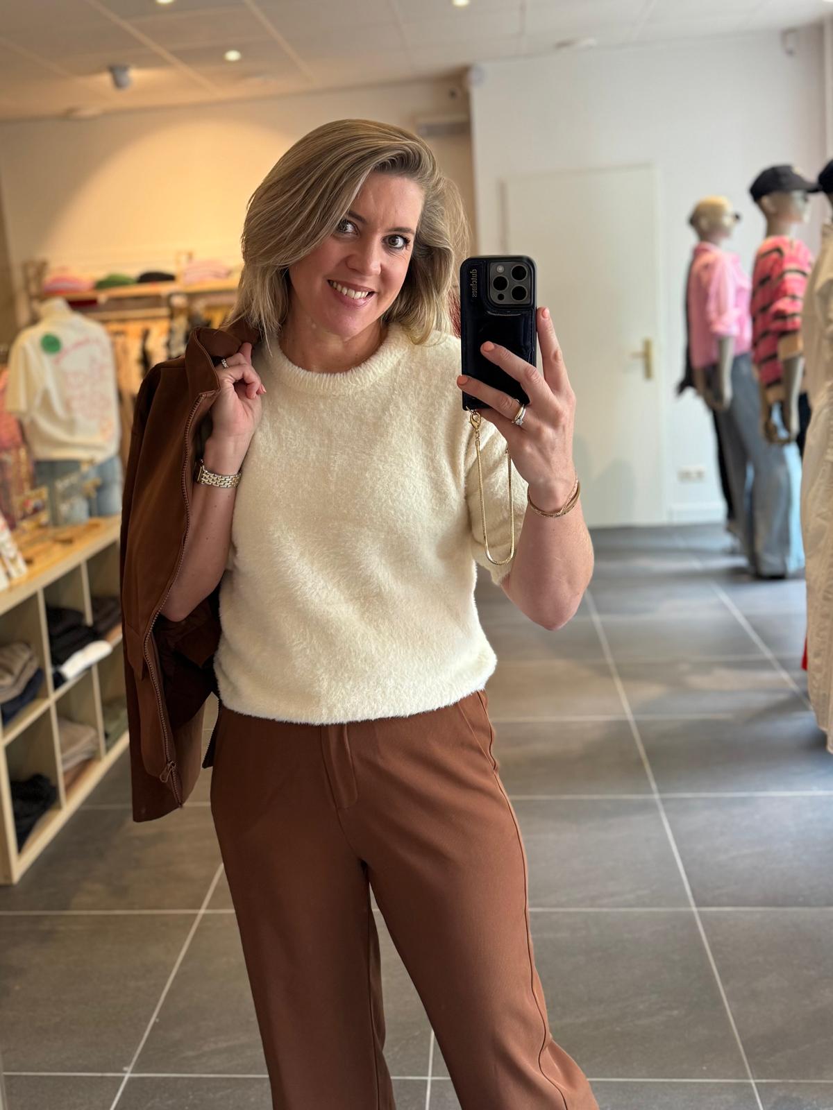 Ydence Broek Solange